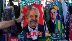 each Towel showing President Candidates of Lula and Bolsanero.